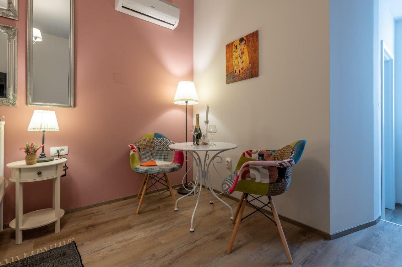 Old City Romantic Studios 3 Pula Luaran gambar